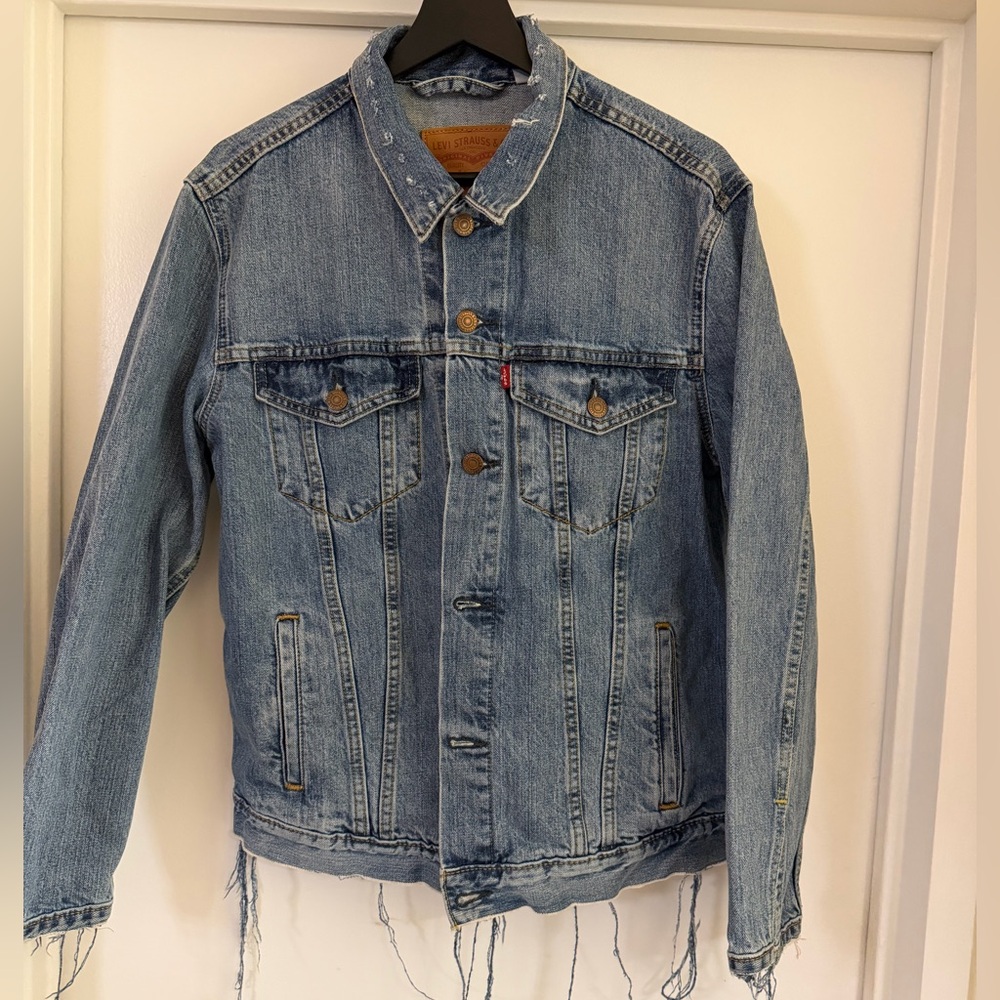 Men’s Medium Vintage Levis Blue Jeans Jacket Thrashed 72334- 0146 - 0311 Mexico